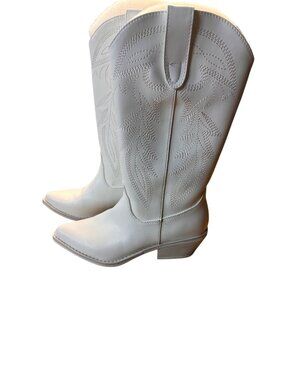 Madden Girl  Size 5  White Western Cowboy Boots Embroidered Design Block Heel